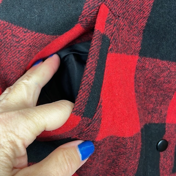 Thread & Supply | Buffalo Plaid Jacket with Cable Sweater Sleeves; Size XS - Picture 12 of 17